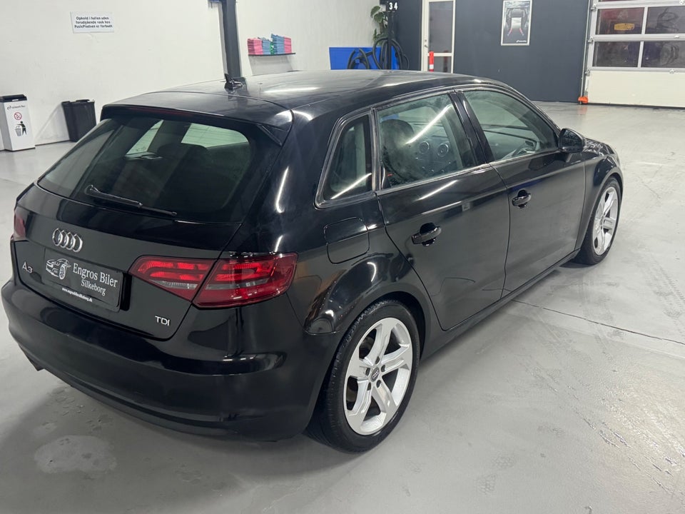 Audi A3 2,0 TDi 150 Attraction Sportback 5d