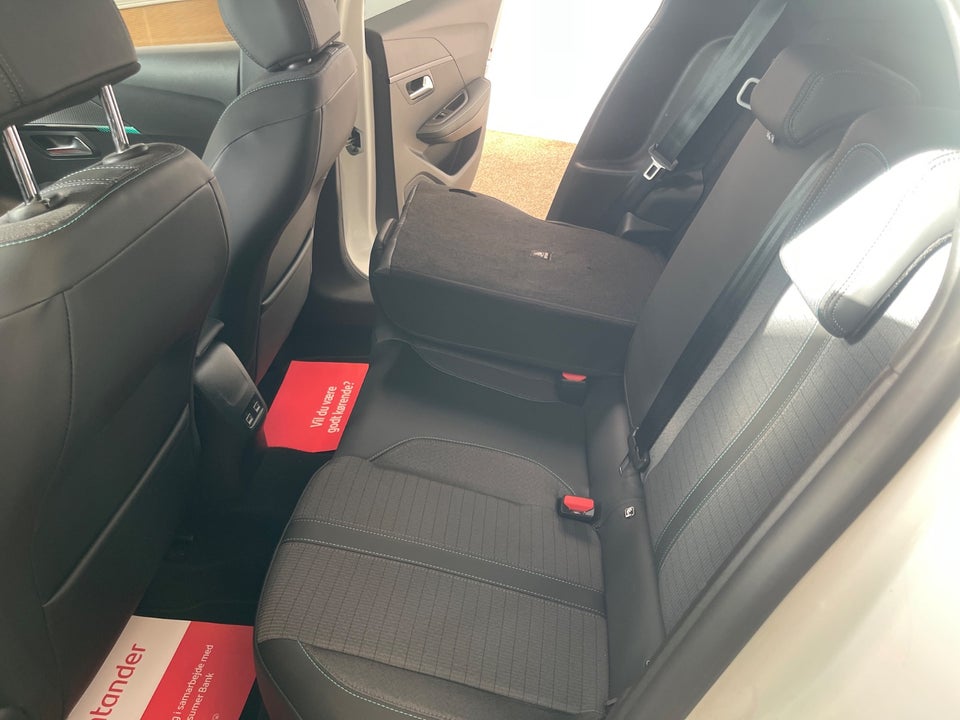 Peugeot 208 1,2 PureTech 100 Allure 5d