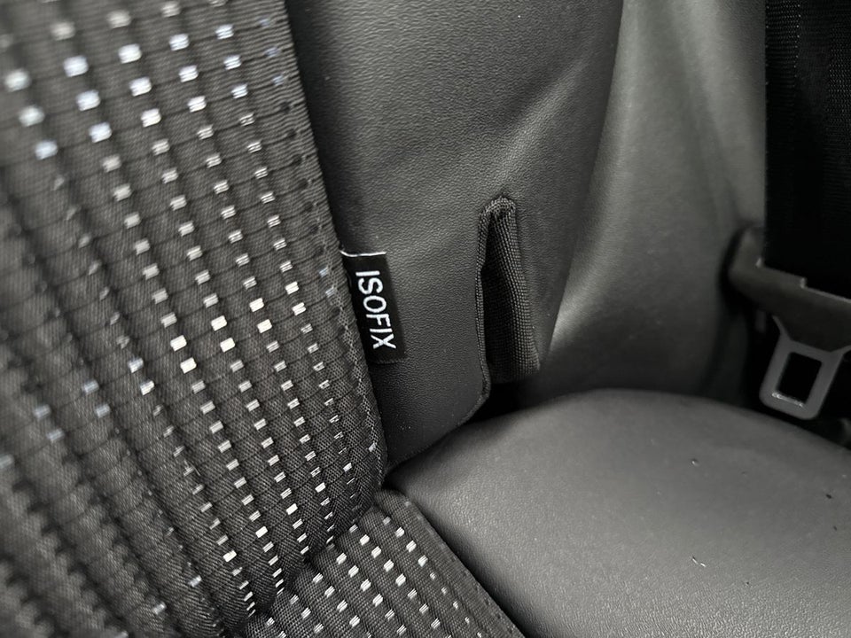 Peugeot 2008 1,2 e-THP 110 Desire Sky EAT6 5d