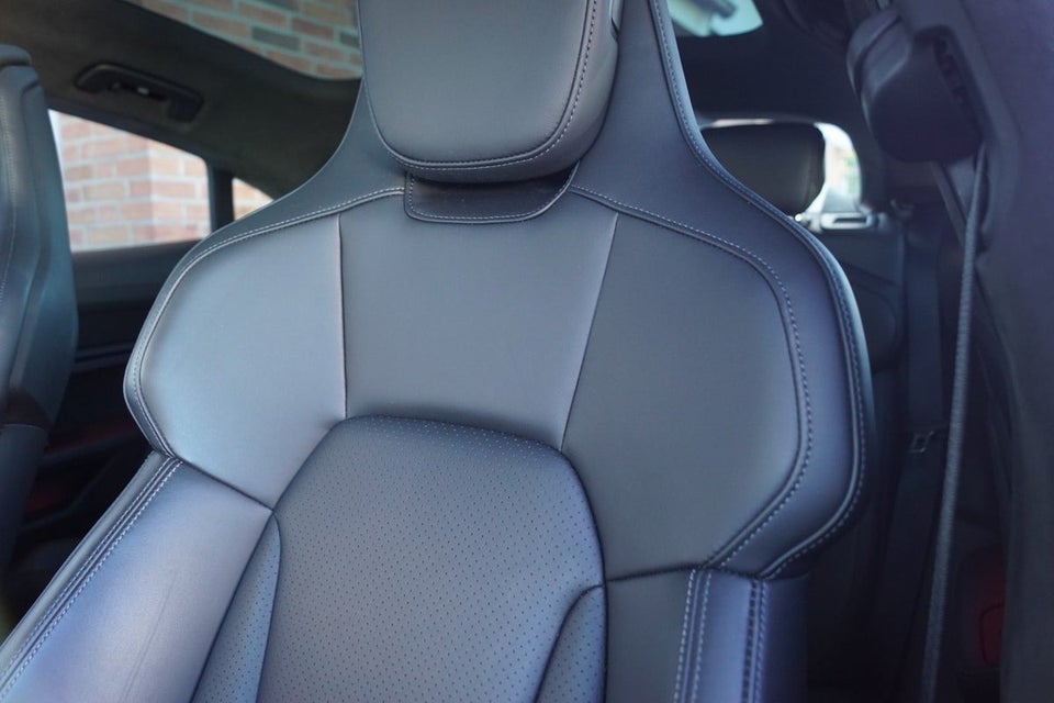 Porsche Taycan Turbo Performance+  4d