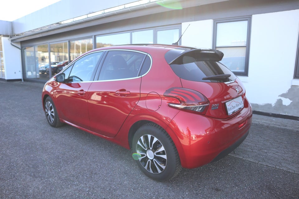 Peugeot 208 1,5 BlueHDi 100 Allure Sky 5d