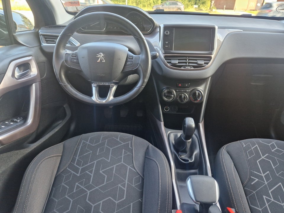 Peugeot 2008 1,2 VTi 82 Active 5d