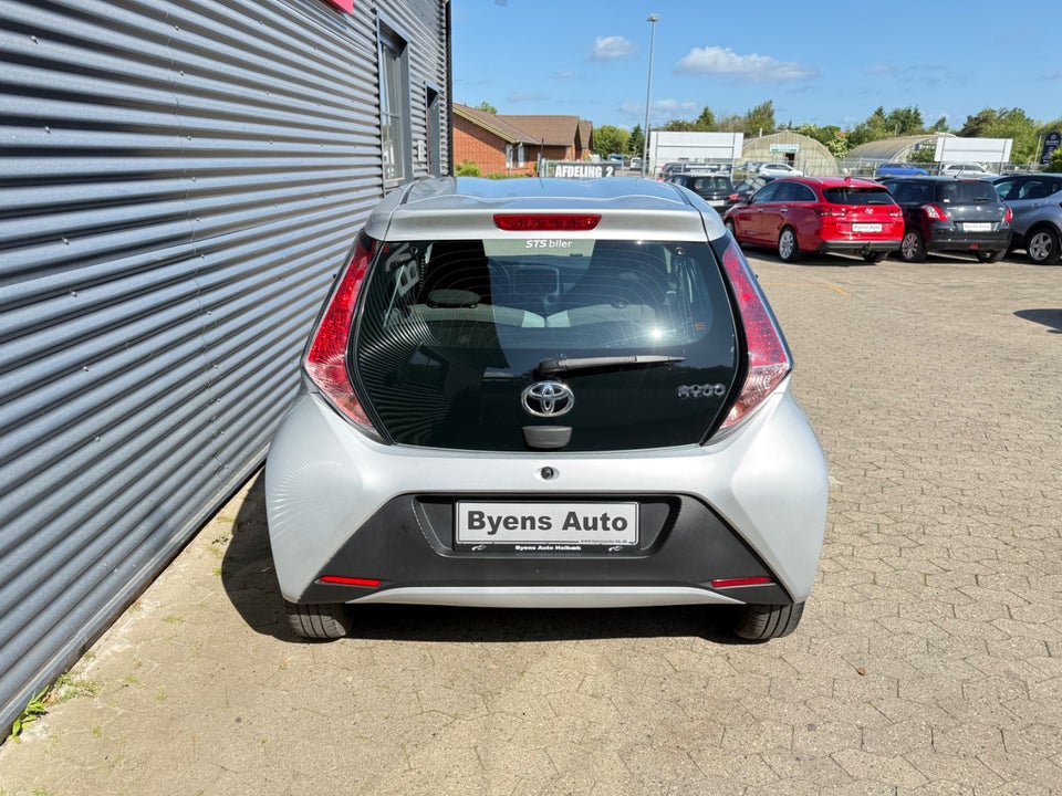 Toyota Aygo 1,0 VVT-i x-play 5d