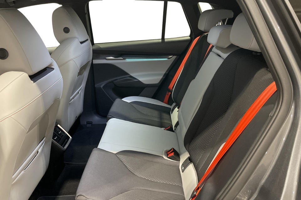 Skoda Elroq 85 iV Lodge 5d