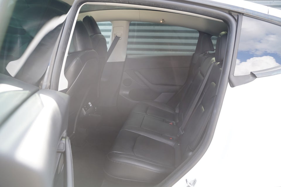 Tesla Model Y RWD 5d