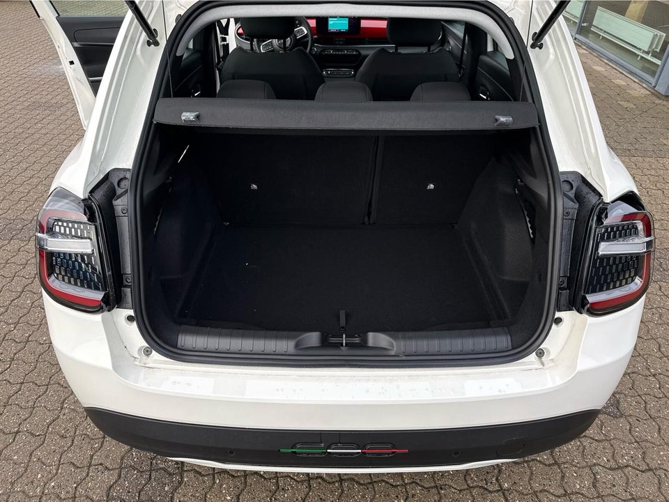 Fiat 600e 54 (RED) 5d