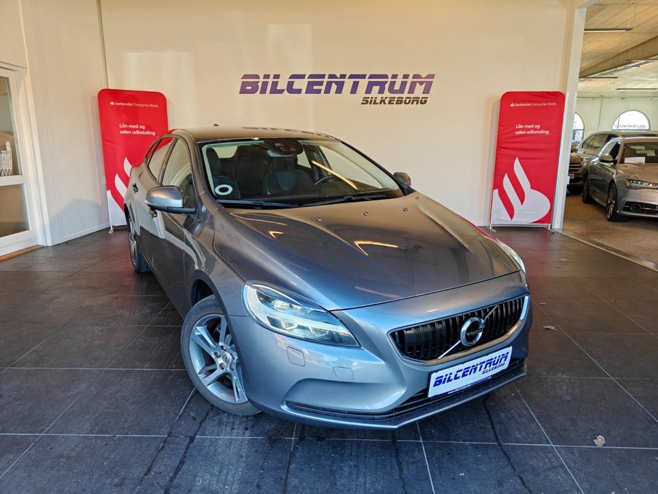 Volvo V40 2,0 D3 150 Momentum aut. 5d