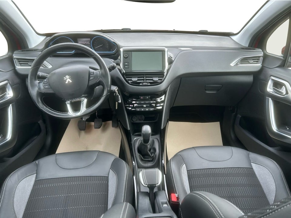 Peugeot 2008 1,2 PureTech 82 Selection Sky 5d