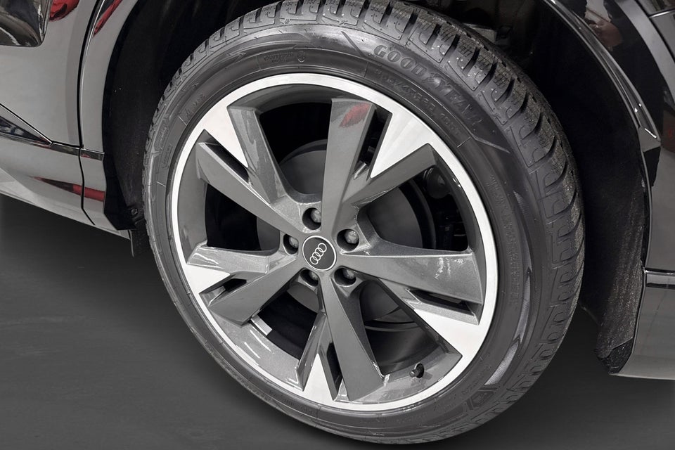 Audi Q4 e-tron 45 S-line Edition 5d
