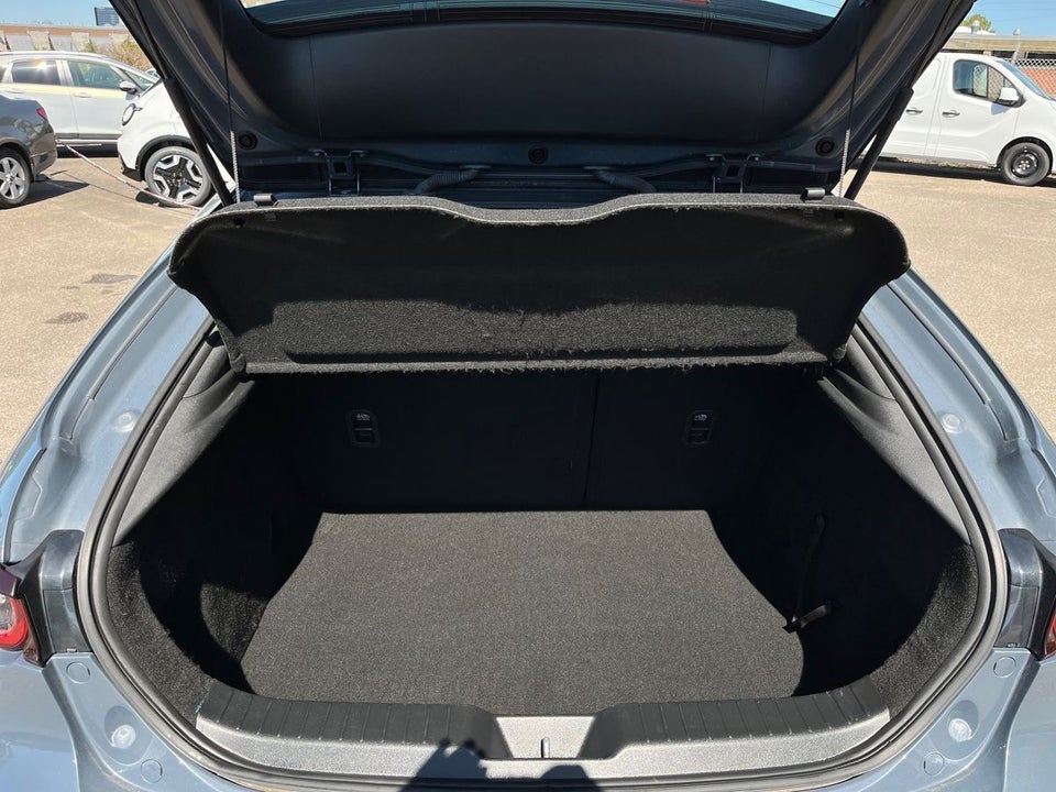 Mazda 3 2,0 SkyActiv-G 122 Sky 5d