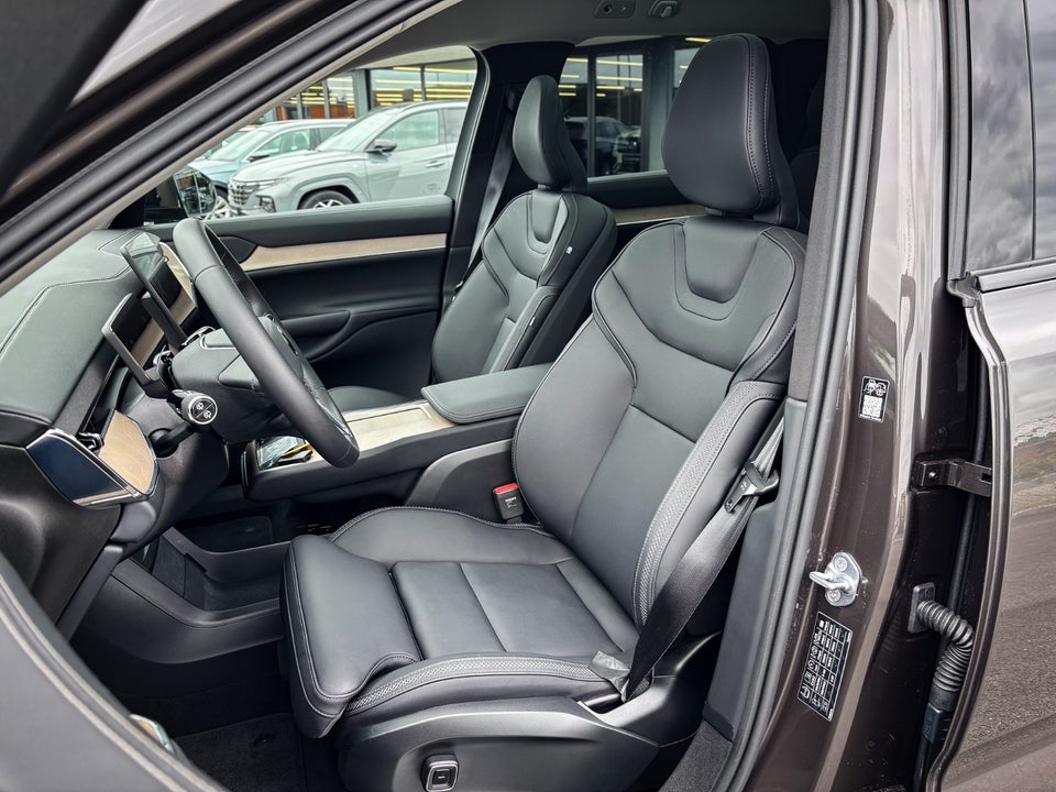 Volvo EX90 Plus 7prs 5d