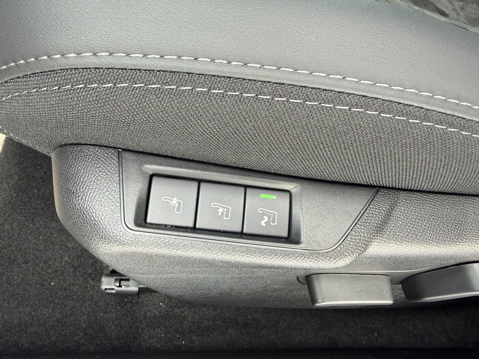 Peugeot e-208 54 GT Pack 5d