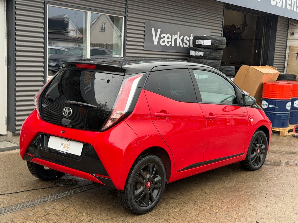 Toyota Aygo 1,0 VVT-i x-play 5d