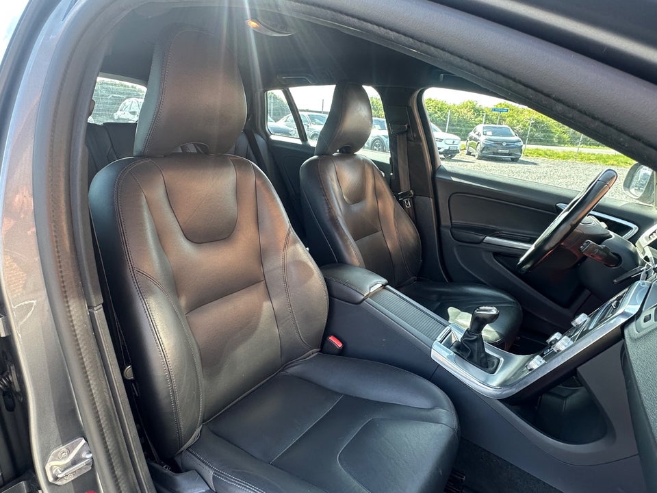 Volvo V60 2,0 D3 150 Momentum 5d