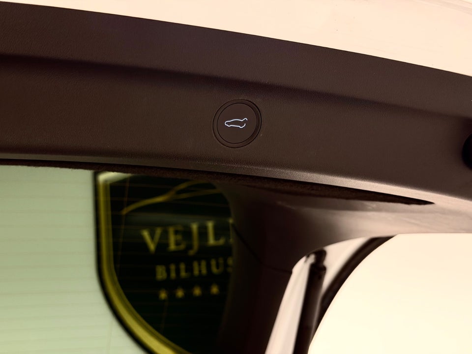 Tesla Model Y Long Range AWD 5d