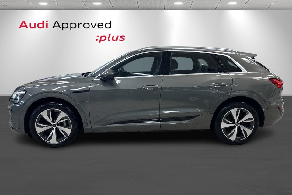 Audi Q8 e-tron 55 S-line quattro 5d