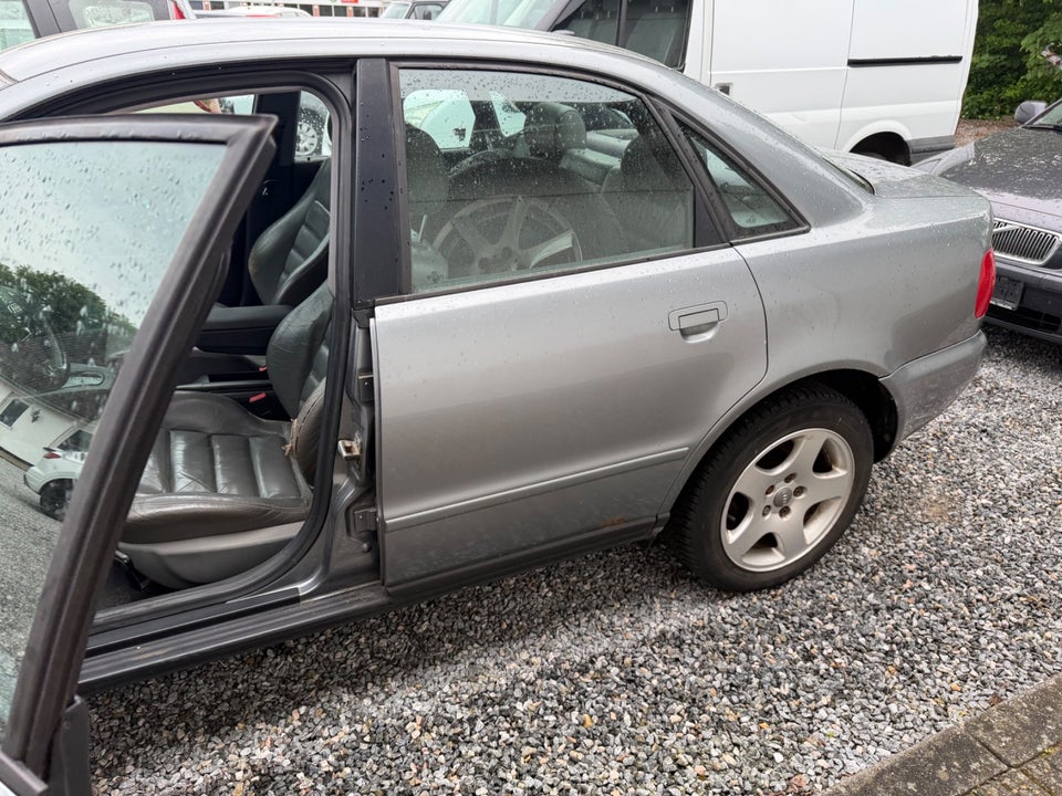 Audi A4 1,8 T Avant Tiptr. 5d