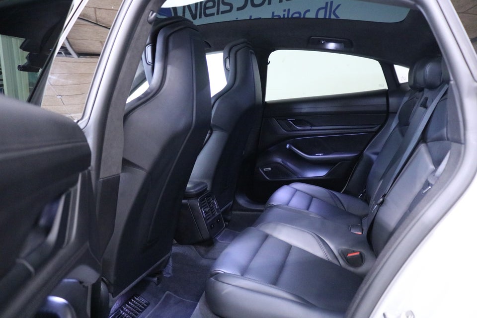 Porsche Taycan Turbo Performance+  4d