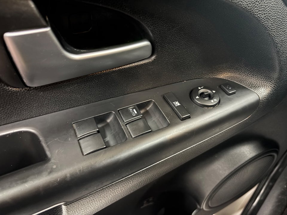 Kia Venga 1,4 CVVT Exclusive Fashion 5d