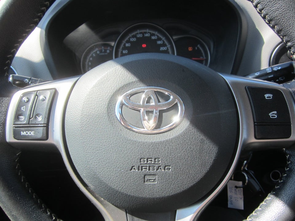 Toyota Yaris 1,0 VVT-i T2 Touch 5d