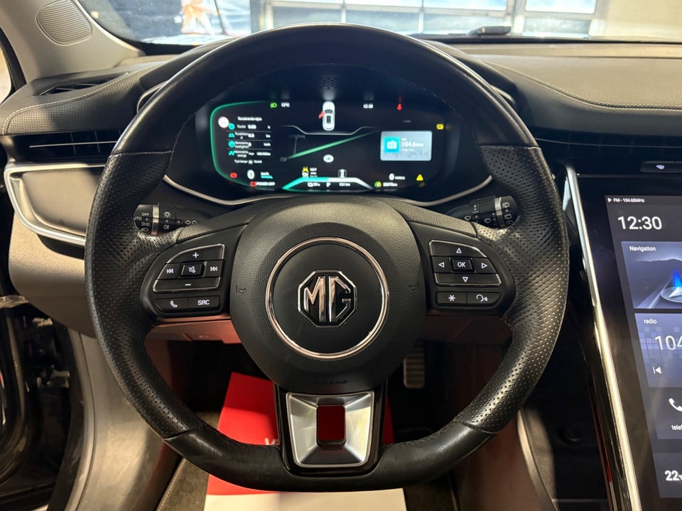 MG Marvel R Luxury 5d