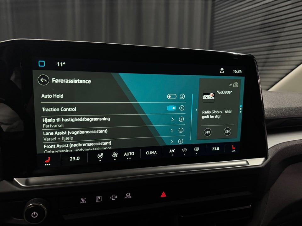 VW e-Caravelle 64 Life SWB