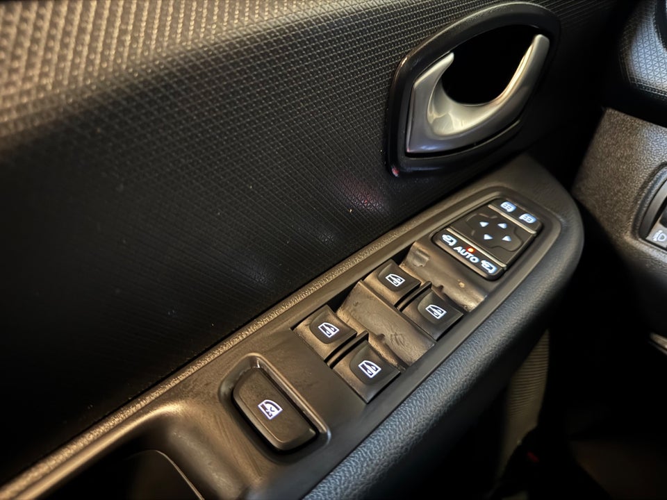 Renault Clio IV 1,5 dCi 90 Limited Sport Tourer 5d