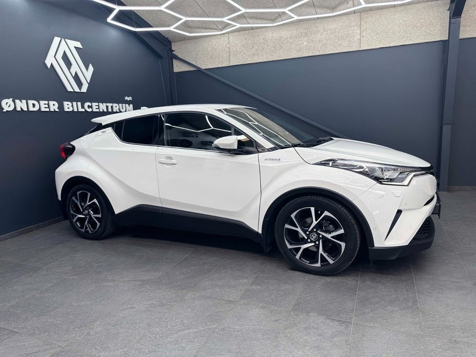 Toyota C-HR 1,8 Hybrid Premium Selected CVT 5d