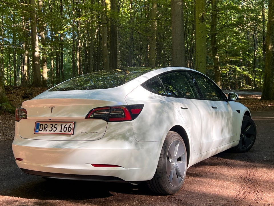 Tesla Model 3 Long Range AWD 4d