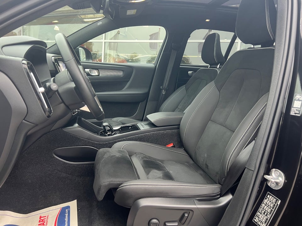 Volvo EX40 Extended Range Black Edition 5d
