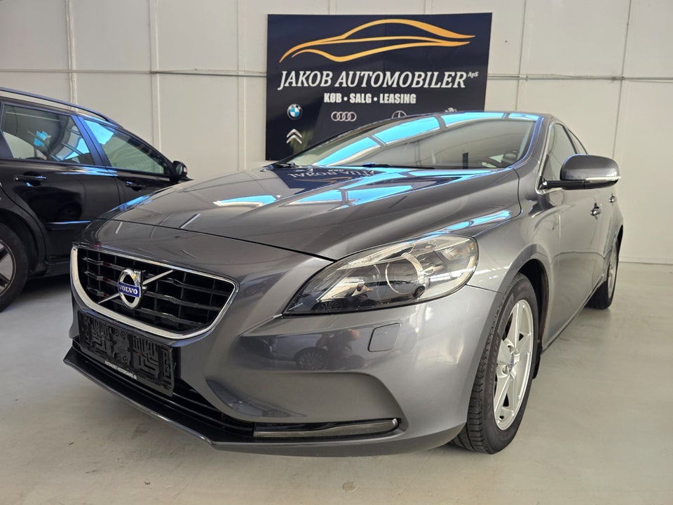 Volvo V40 1,6 D2 115 Momentum 5d
