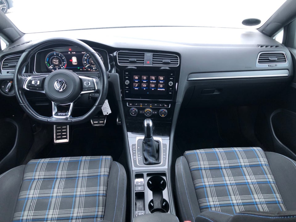 VW Golf VII 1,4 GTE DSG 5d