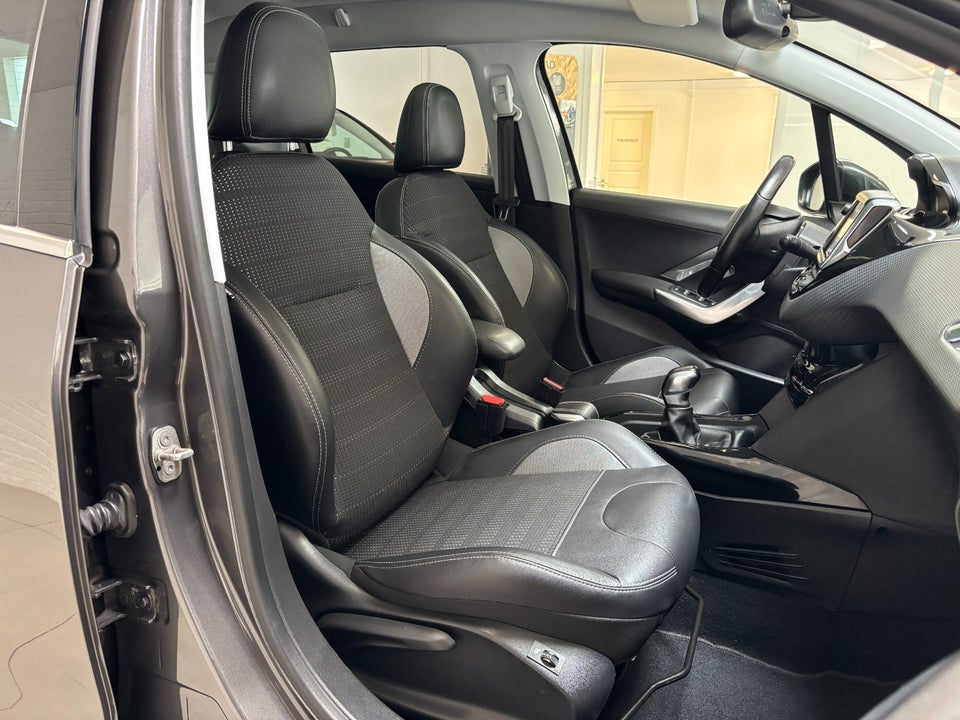 Peugeot 2008 1,5 BlueHDi 100 Allure Sky 5d