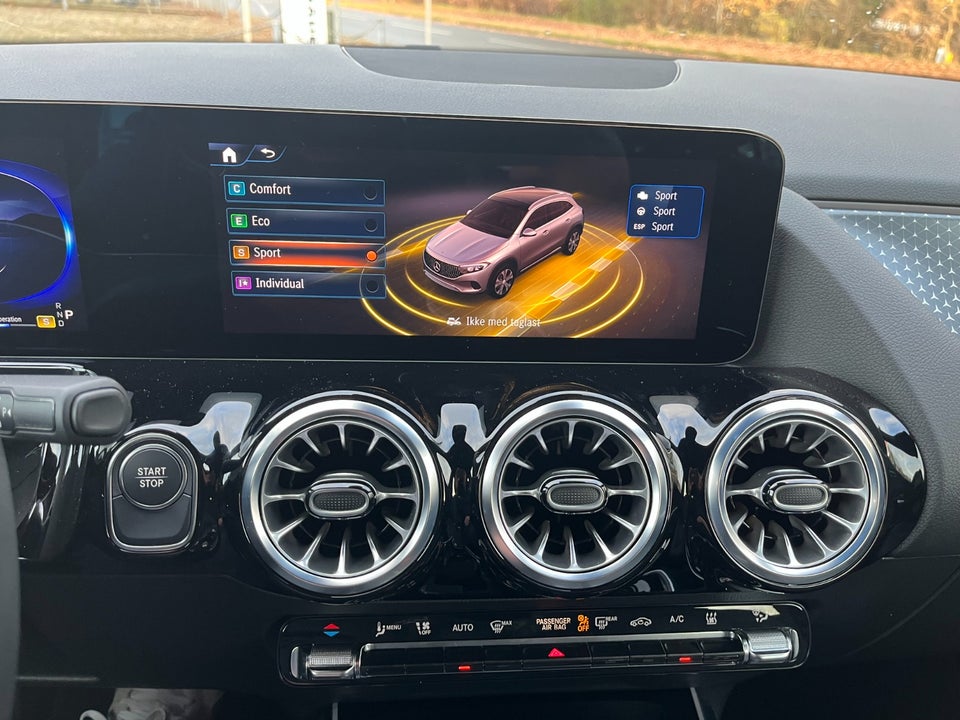 Mercedes EQA300 Progressive 4Matic 5d