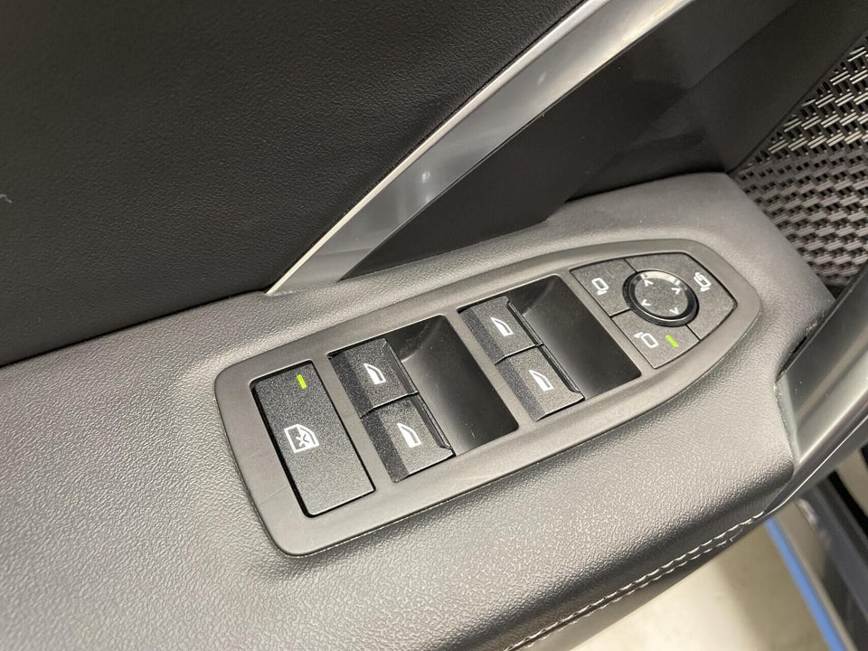 BMW iX1 xDrive30 X-Line 5d