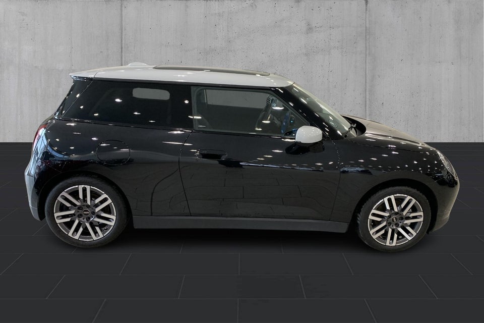 MINI Cooper SE Classic Trim 3d