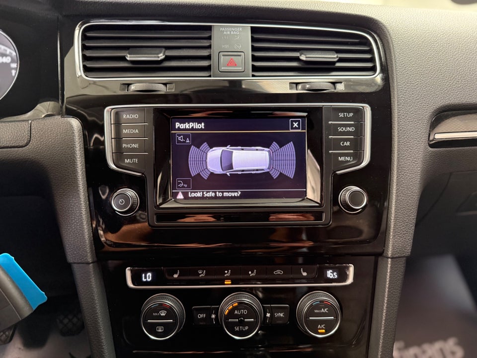VW Golf VII 1,4 TSi 122 Highline Variant BMT 5d