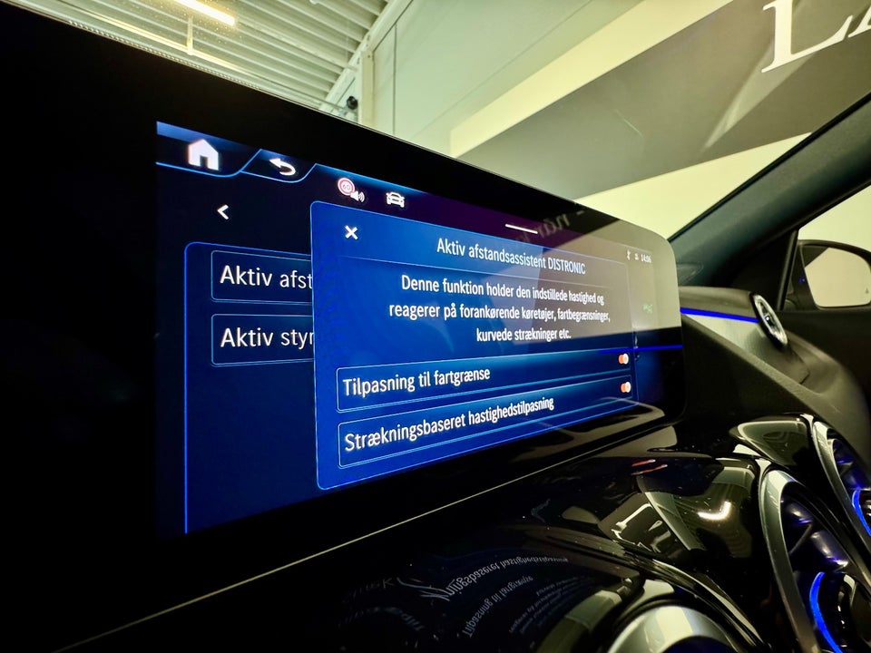 Mercedes EQA300 Progressive 4Matic 5d