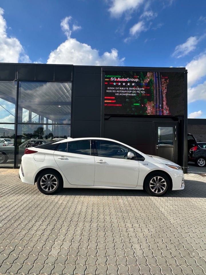 Toyota Prius 1,8 Plug-in Hybrid H3 MDS 5d