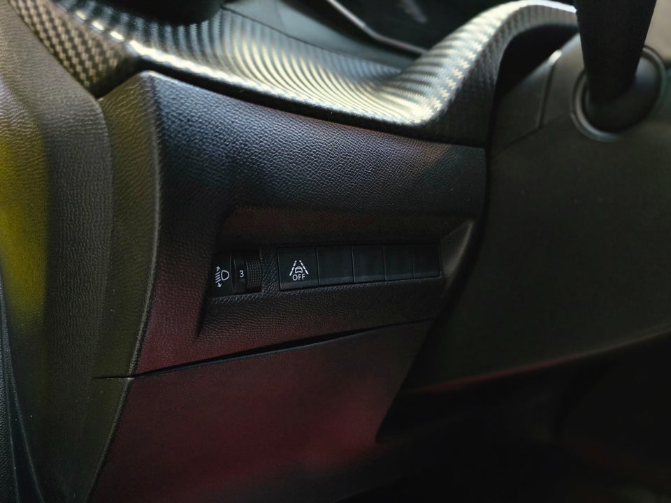 Peugeot 208 1,2 PureTech 75 Prime 5d