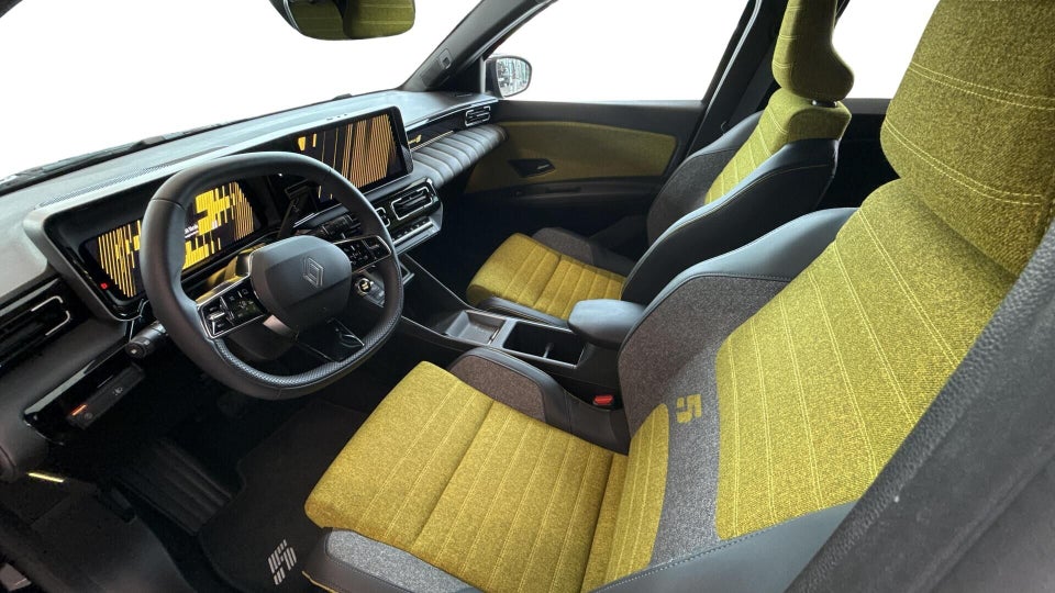 Renault 5 E-Tech 52 Iconic 5d
