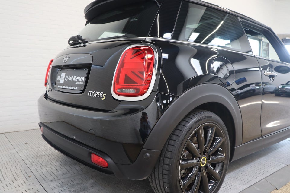 MINI Cooper SE Maximise 3d