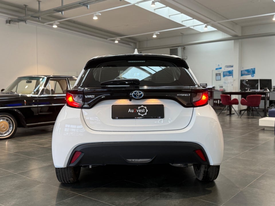 Toyota Yaris 1,5 Hybrid H1 e-CVT 5d