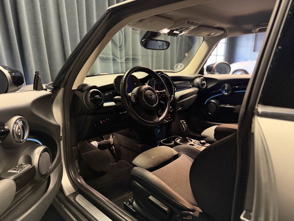 MINI Cooper SE Classic Trim 3d