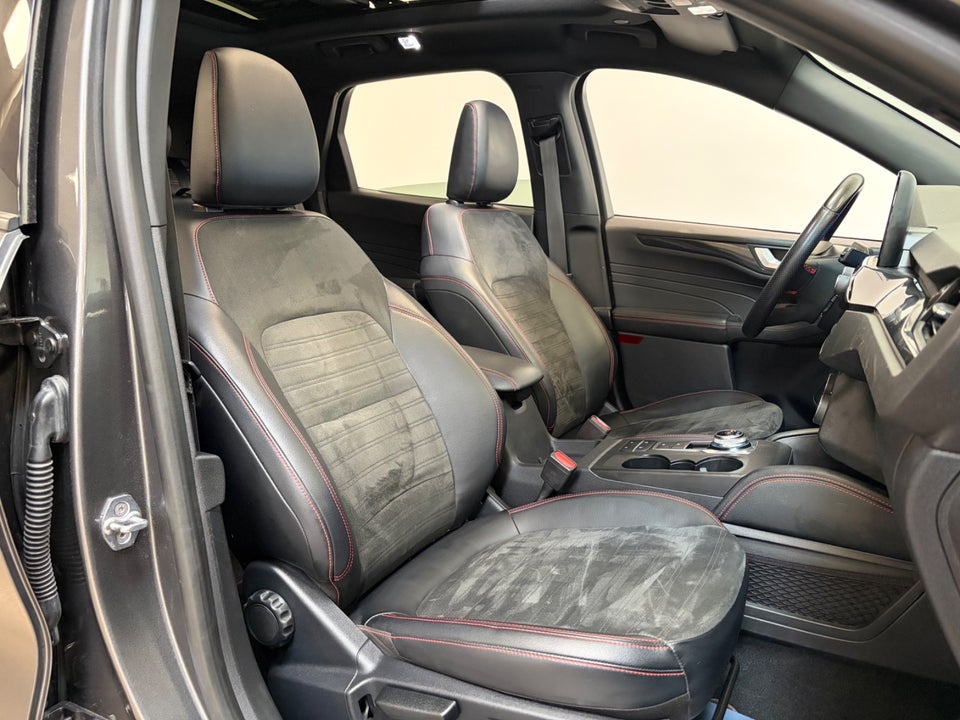 Ford Kuga 2,5 PHEV ST-Line X CVT 5d