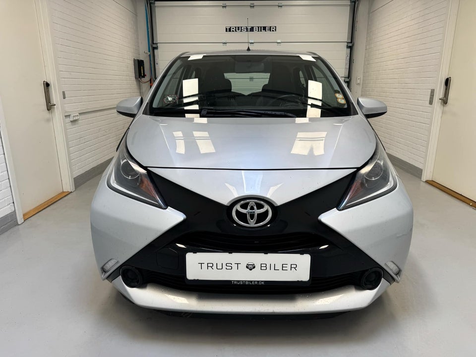 Toyota Aygo 1,0 VVT-i x-play 5d