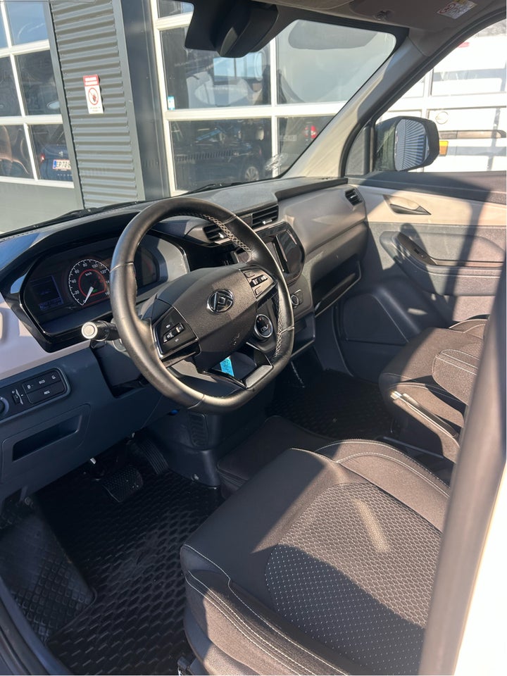 Maxus e-Deliver 3 52 Cargo Van LWB