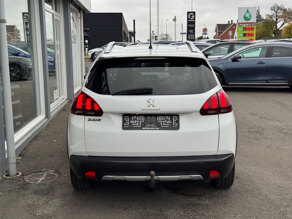 Peugeot 2008 1,5 BlueHDi 100 Allure Sky 5d