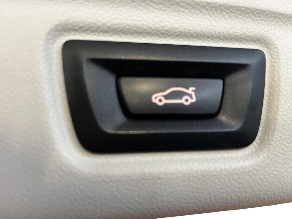 BMW 320d 2,0 Touring Connected aut. 5d