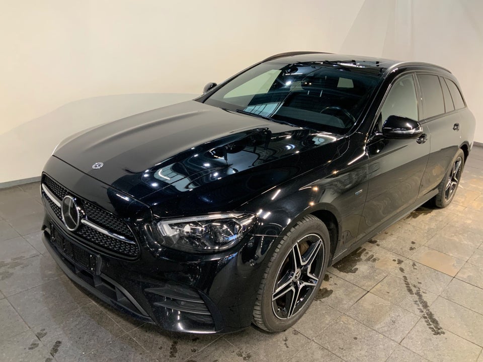 Mercedes E300 e 2,0 AMG Line stc. aut. 5d